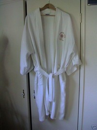 robe.jpg (51548 bytes)